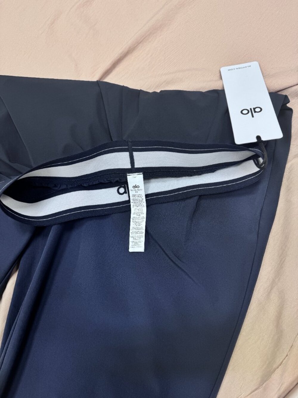 NWT ALO Yoga Suit Up Trouser Navy Blue (Regular)💞Relaxed Fit Wide Leg Pants - Picture 4 of 8